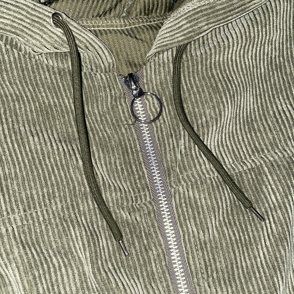 green jacket - Picture 5 of 5